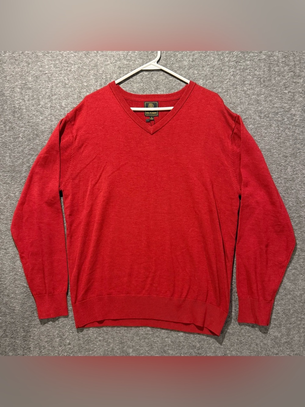 FX Fusion V-Neck Sweater Mens L Red Soft Luxury Christmas Holiday Comfort Light